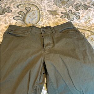 English Laundry Men's army green  Chinos never worn